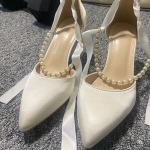 Elegant White Satin Women's Shoes with Pearl Detail